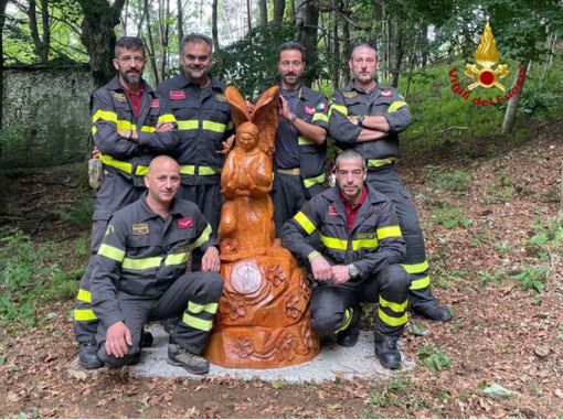 Onorate le vittime del Mottarone con una scultura nella zona dell'incidente Onorate le vittime del Mottarone con una scultura nella zona dell'incidente