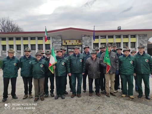Borgomanero e Laveno Mombello celebrano 37 Anni di amicizia alpina Borgomanero e Laveno Mombello celebrano 37 Anni di amicizia alpina