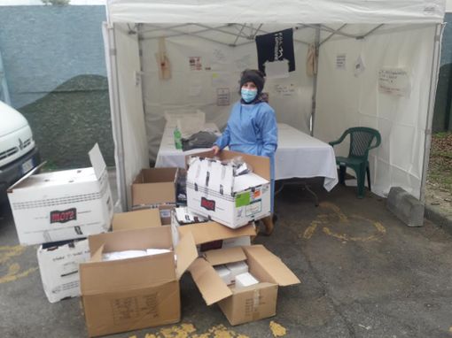 Magliette e indumenti per i ricoverati all’Ospedale Maggiore