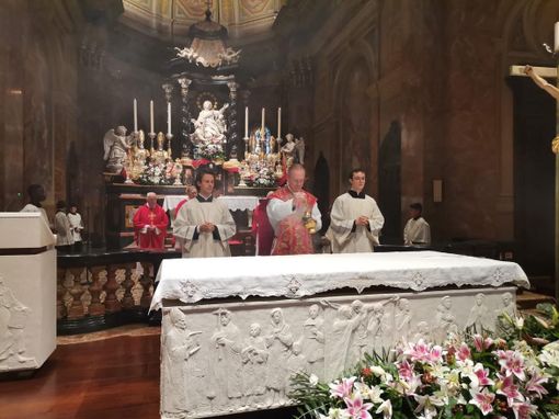 Celebrata la messa dai sacerdoti trecatesi