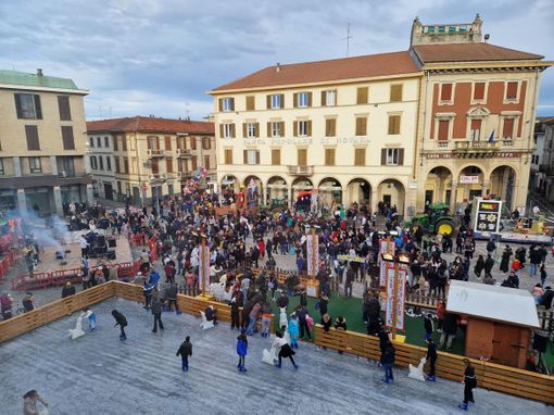 Carnevale trecatese, ieri seconda sfilata e domani gran finale con il rogo di Re Carnevale