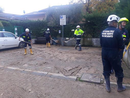 Volontari del Coordinamento provinciale della Protezione Novarese al lavoro nell'Alessandrino colpito dall'alluvione