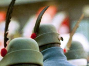 Alpini: "Faccetta nera proveniva da un locale privato, ci dissociamo" Alpini: "Faccetta nera proveniva da un locale privato, ci dissociamo"