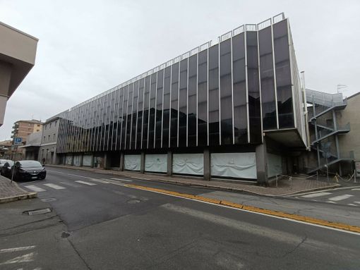 Borgomanero, firmato l’atto per l’acquisizione dell’ex Autocusio: nascerà il nuovo polo sanitario Borgomanero, firmato l’atto per l’acquisizione dell’ex Autocusio: nascerà il nuovo polo sanitario