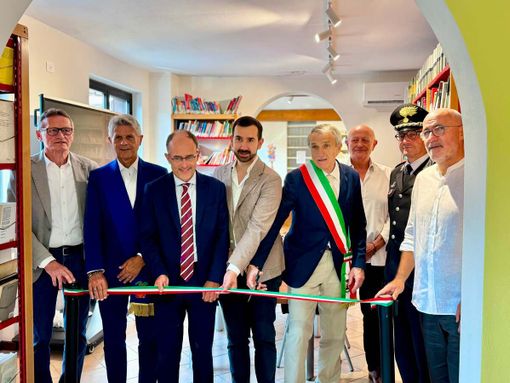 Mezzomerico inaugura il nuovo municipio e la biblioteca: un investimento per la comunità Mezzomerico inaugura il nuovo municipio e la biblioteca: un investimento per la comunità