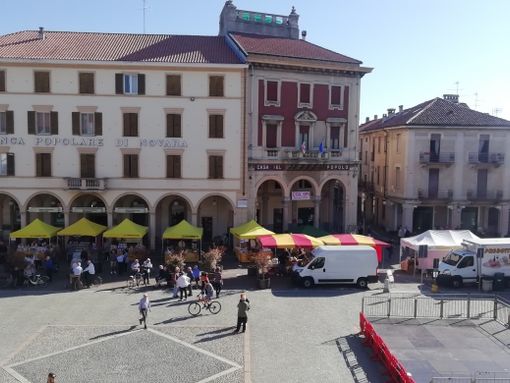 Fiera agricola e artigiana: ieri in piazza Cavour protagonisti i prodotti, la tradizione e la cultura contadina locali Fiera agricola e artigiana: ieri in piazza Cavour protagonisti i prodotti, la tradizione e la cultura contadina locali