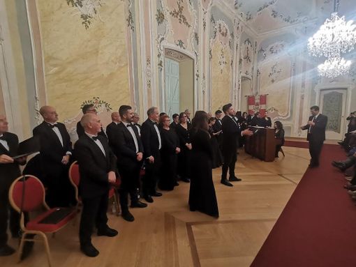 Successo del concerto organizzato dall’associazione “Amadeus Kammerchor” a Villa Cicogna Successo del concerto organizzato dall’associazione “Amadeus Kammerchor” a Villa Cicogna