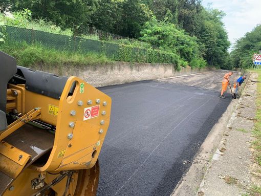 Varallo Pombia: completate le operazioni di asfaltatura nel centro paese