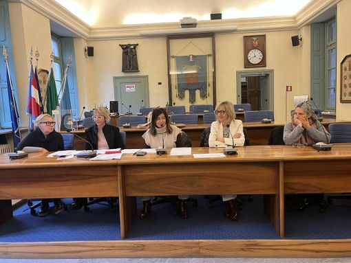 "Mosche Bianche": mostra d'arte in omaggio all'Ispirazione artistica femminile "Mosche Bianche": mostra d'arte in omaggio all'Ispirazione artistica femminile