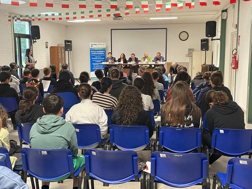 Contro pregiudizi e discriminazioni: a Novara il progetto “Liberi Legami” coinvolge 150 studenti Contro pregiudizi e discriminazioni: a Novara il progetto “Liberi Legami” coinvolge 150 studenti