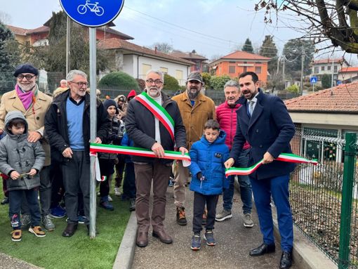 Inaugurato a Invorio il nuovo percorso pedonale di via Marconi