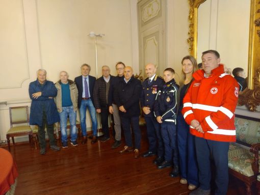 Raccolti alla Festa della Polizia locale 4.500 euro: devoluti alla Croce Rossa Raccolti alla Festa della Polizia locale 4.500 euro: devoluti alla Croce Rossa