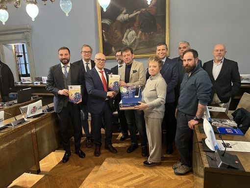 Riciclare smartphone per piantare nuovi alberi