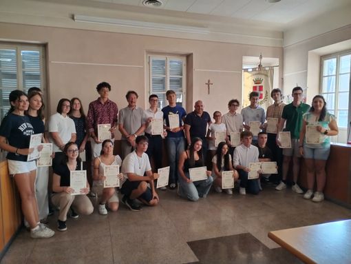 Borgomanero celebra il merito: Fornara e Medina premiati come migliori studenti 2026 Borgomanero celebra il merito: Fornara e Medina premiati come migliori studenti 2026