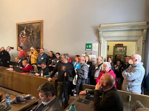 Opposizione chiede il ritiro della delibera su centro logistico a Pernate