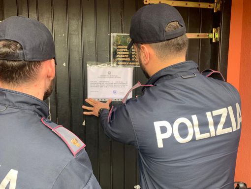 Rissa nella notte di Pasqua a Novara, chiuso bar per 10 giorni