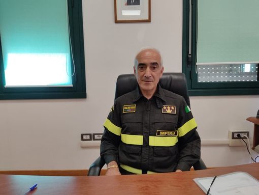 Il comandante provinciale dei Vigili del Fuoco saluta cittadini e collaboratori Il comandante provinciale dei Vigili del Fuoco saluta cittadini e collaboratori
