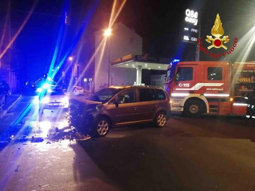 Scontro in corso Trieste, un ferito