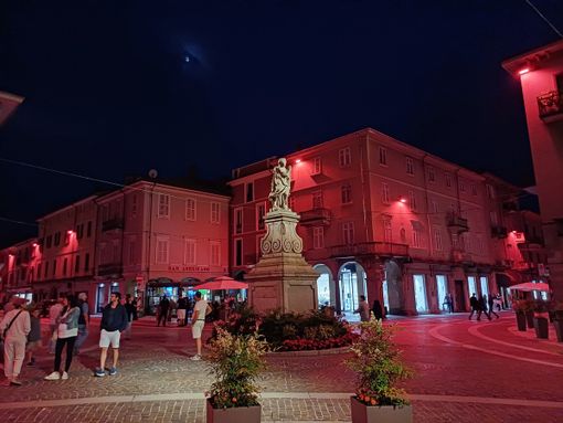 Borgo in musica accende l’estate borgomanerese: buona la prima tra note, luci e gente in centro Borgo in musica accende l’estate borgomanerese: buona la prima tra note, luci e gente in centro