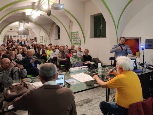 Tanta gente per Mercalli e Pileri: cresce il no al maxicentro logistico di Pernate