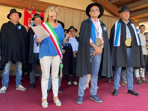 Grande successo per la Sagra della Raschera e del Bruss a Frabosa Soprana (Video) Grande successo per la Sagra della Raschera e del Bruss a Frabosa Soprana (Video)