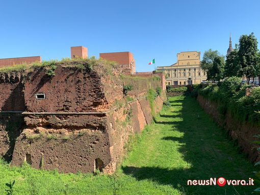 Il 5 agosto serata con la musica degli anni 60 e 70 al Castello di Novara