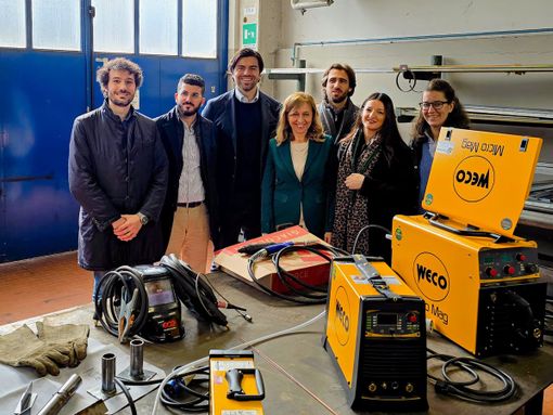 Il Gruppo Giovani Imprenditori di Cnvv dona una saldatrice Il Gruppo Giovani Imprenditori di Cnvv dona una saldatrice