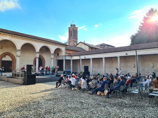 Un successo la festa di Edosmile a Galliate Un successo la festa di Edosmile a Galliate