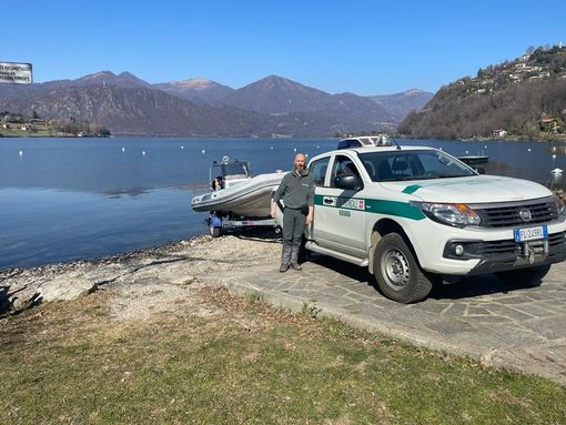Ormeggiato a Orta il Gommone della Polizia Provinciale