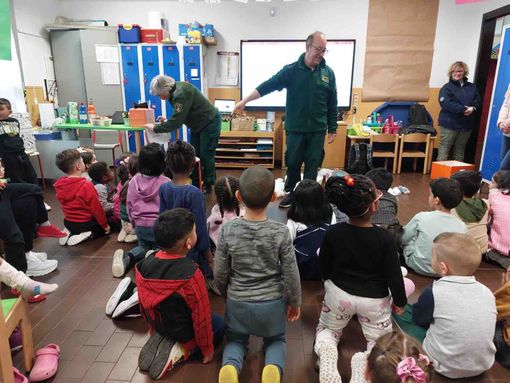 Le guardie ecologiche volontarie e i bambini della Scuola dell'Infanzia &quot;Sulas&quot;