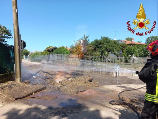 Incendio di gas a Comignago, intervengono i Vigili del Fuoco