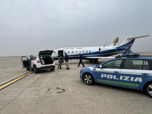 Corsa contro il tempo, la Polizia da Novara a Malpensa per il trasporto urgente di organi Corsa contro il tempo, la Polizia da Novara a Malpensa per il trasporto urgente di organi