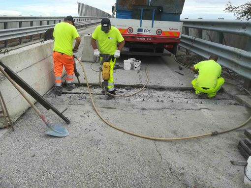 Chiusa per lavori la Sp 12 Casaleggio - Vicolungo Chiusa per lavori la Sp 12 Casaleggio - Vicolungo