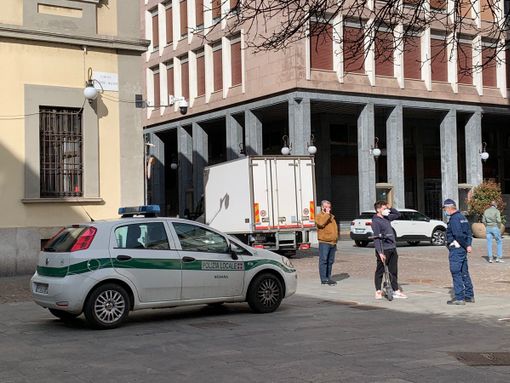 Polizia locale di Novara denuncia tre abusivi che occupavano un alloggio pubblico in via Della Riotta Polizia locale di Novara denuncia tre abusivi che occupavano un alloggio pubblico in via Della Riotta