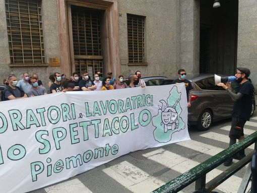 I lavoratori dello spettacolo ricevono 1200 euro dall’Inps: “ricordiamoci anche degli intermittenti&quot;