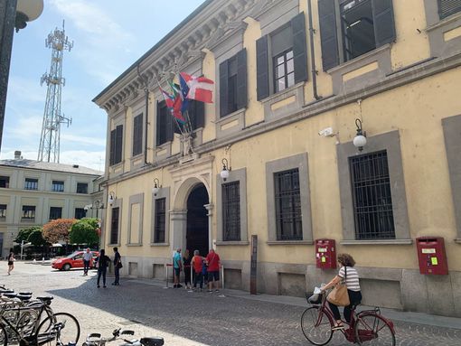 Calo di consenso per Alessandro Canelli: il sindaco di Novara perde punti secondo il 'Governance Poll'