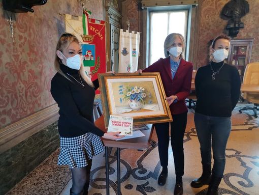 Trecate, premiati i vincitori dei balconi e vetrine addobbate Trecate, premiati i vincitori dei balconi e vetrine addobbate