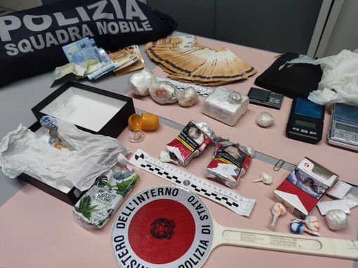 Arrestato spacciatore Novara con 100 grammi di cocaina e 37mila euro in contanti Arrestato spacciatore Novara con 100 grammi di cocaina e 37mila euro in contanti