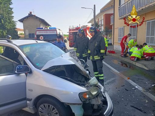 Scontro tra un auto e un furgone a Cureggio Scontro tra un auto e un furgone a Cureggio