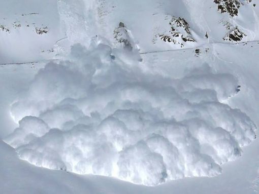Vento e neve fresca: rischio valanghe marcato nelle zone di confine montane Vento e neve fresca: rischio valanghe marcato nelle zone di confine montane