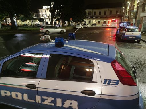 Arrestato giovane con droga e denaro non giustificato