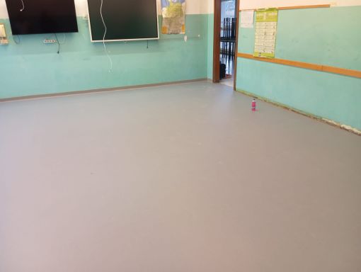 Conclusi i lavori al distaccamento del Liceo Carlo Alberto: rifatta la pavimentazione di un’aula