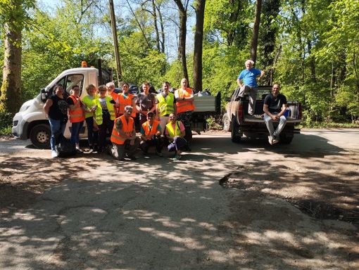 Ottimo riscontro per la giornata di pulizia del parco a Trecate Ottimo riscontro per la giornata di pulizia del parco a Trecate