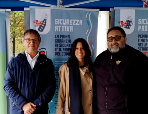 Successo per l'evento 'Metti la sicurezza al volante' a Novara Successo per l'evento 'Metti la sicurezza al volante' a Novara