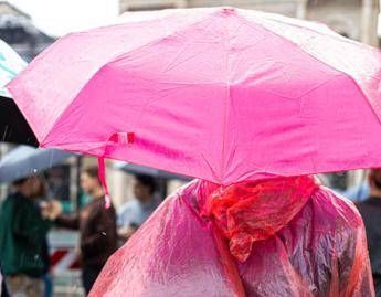Maltempo, ancora temporali e vento forte sull'Italia: allerta arancione oggi in Lombardia Maltempo, ancora temporali e vento forte sull'Italia: allerta arancione oggi in Lombardia