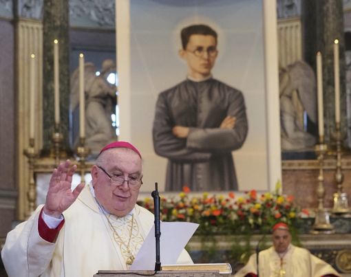 Don Giuseppe Rossi beato: i ringraziamenti del vescovo Franco Giulio Brambilla Don Giuseppe Rossi beato: i ringraziamenti del vescovo Franco Giulio Brambilla