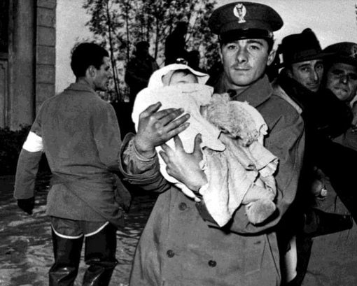 ‘Al servizio del Paese', ecco la storia della Polizia di Stato in 500 scatti