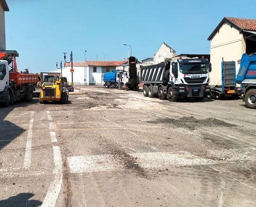 Garbagna Novarese: iniziati i lavori di rifacimento della piazza municipale Garbagna Novarese: iniziati i lavori di rifacimento della piazza municipale