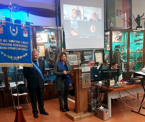 Avvenuta la cerimonia del cambio del drappo per l’associazione Combattenti e Reduci Avvenuta la cerimonia del cambio del drappo per l’associazione Combattenti e Reduci