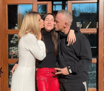 Aurora Ramazzotti: "Eros e Michelle? Non sono classici nonni, non ci sono per me come vorrei" Aurora Ramazzotti: "Eros e Michelle? Non sono classici nonni, non ci sono per me come vorrei"